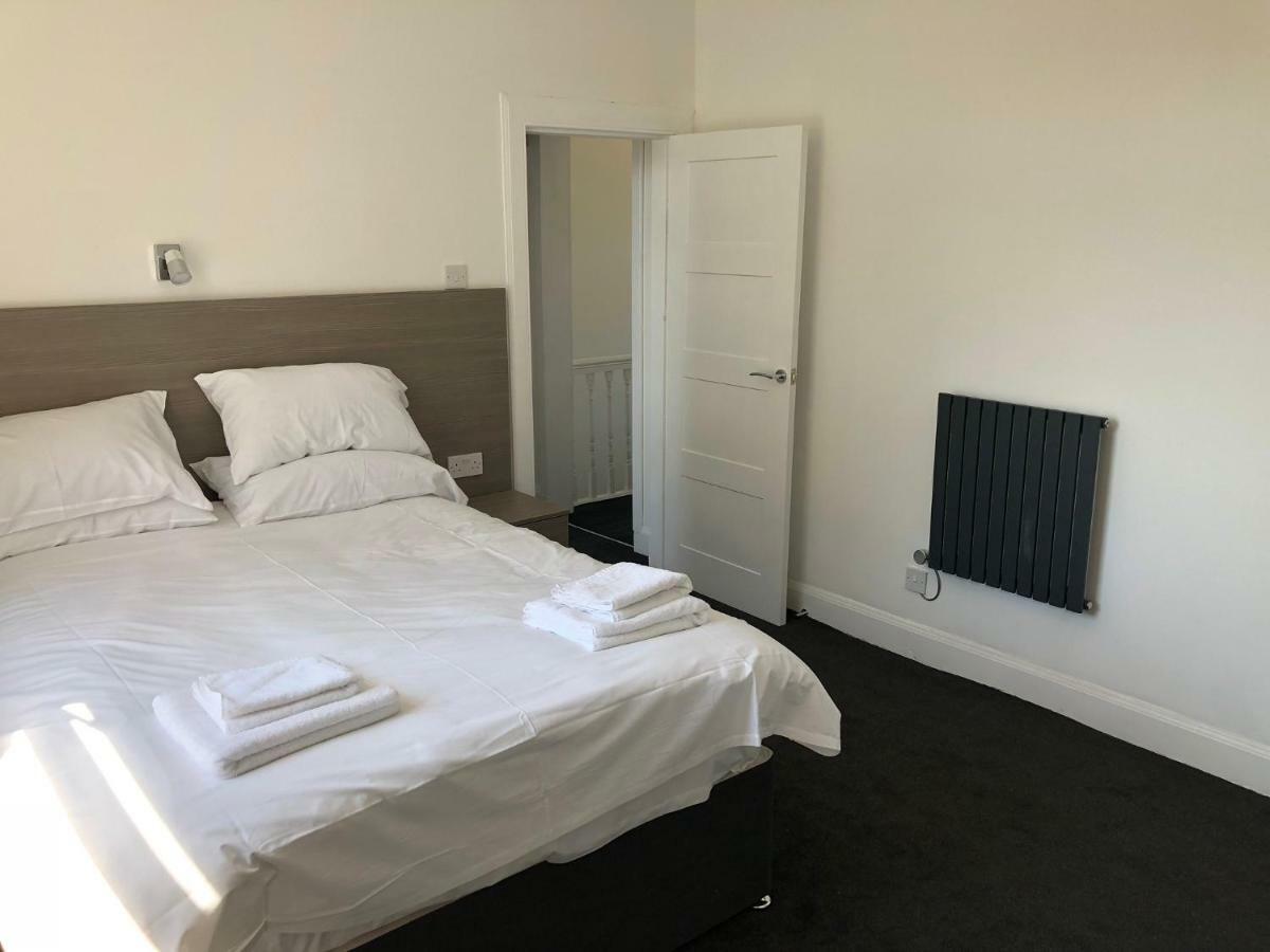 Glasgow Airport Holiday Home Paisley Extérieur photo
